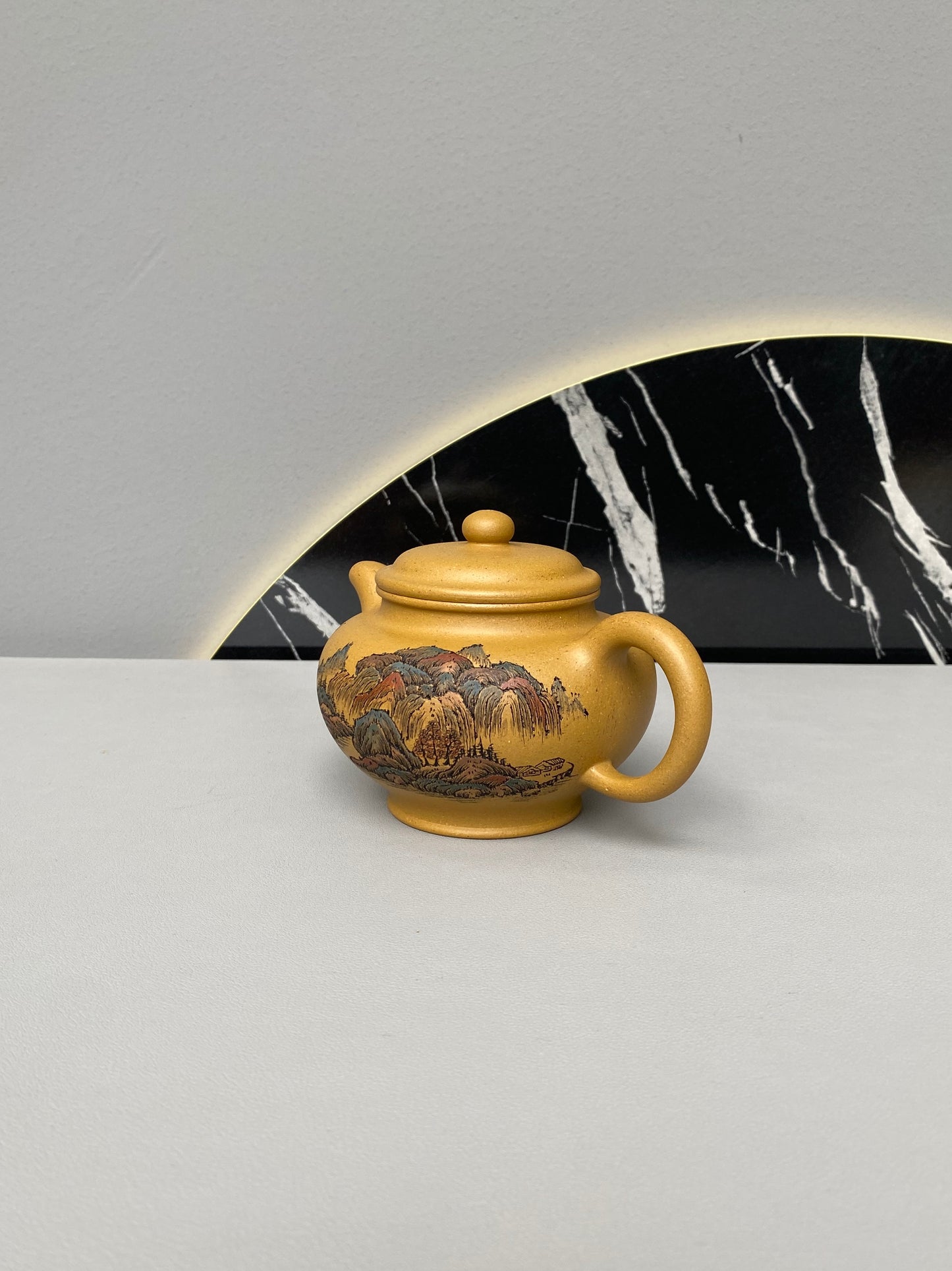 紫砂界彩刻山水标杆·李峰大师｜恭王府馆藏臻品《掇只壶》原矿优质黄金段·320cc