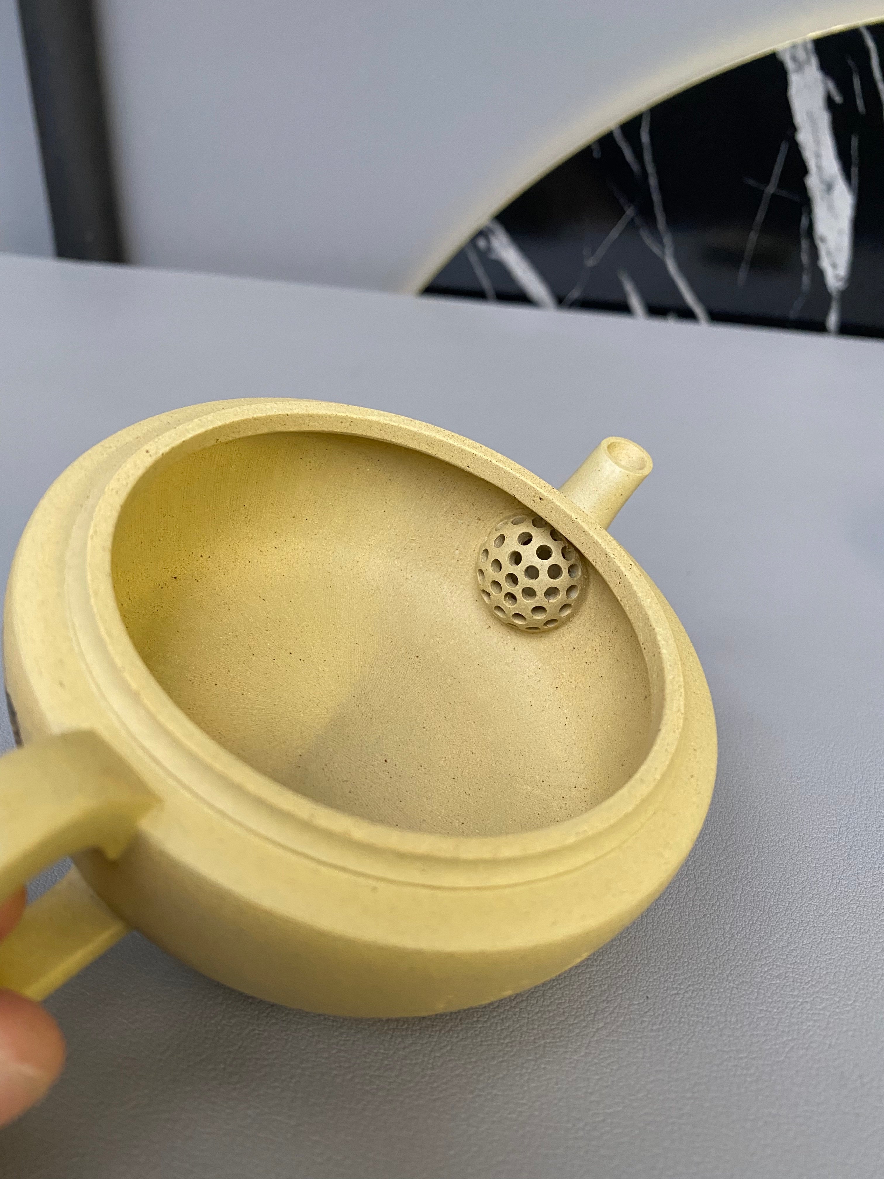 紫砂界彩刻山水标杆·李峰大师｜恭王府馆藏臻品《汉瓦壶》原矿优质本山绿泥·160cc
