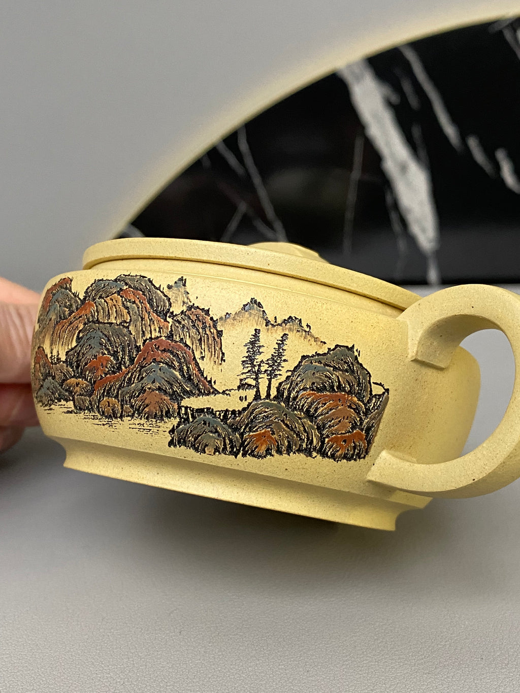 紫砂界彩刻山水标杆·李峰大师｜恭王府馆藏臻品《汉瓦壶》原矿优质本山绿泥·160cc