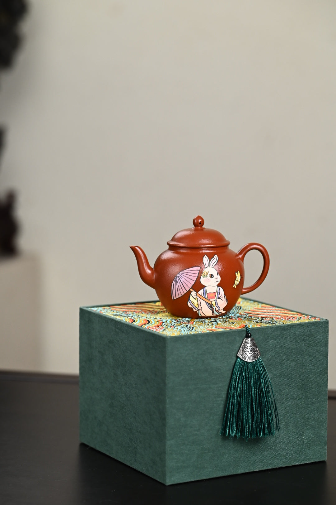 『宫灯』 极品皱皮朱泥·容量150cc·9孔出水·王老师（国家级工艺美术师）