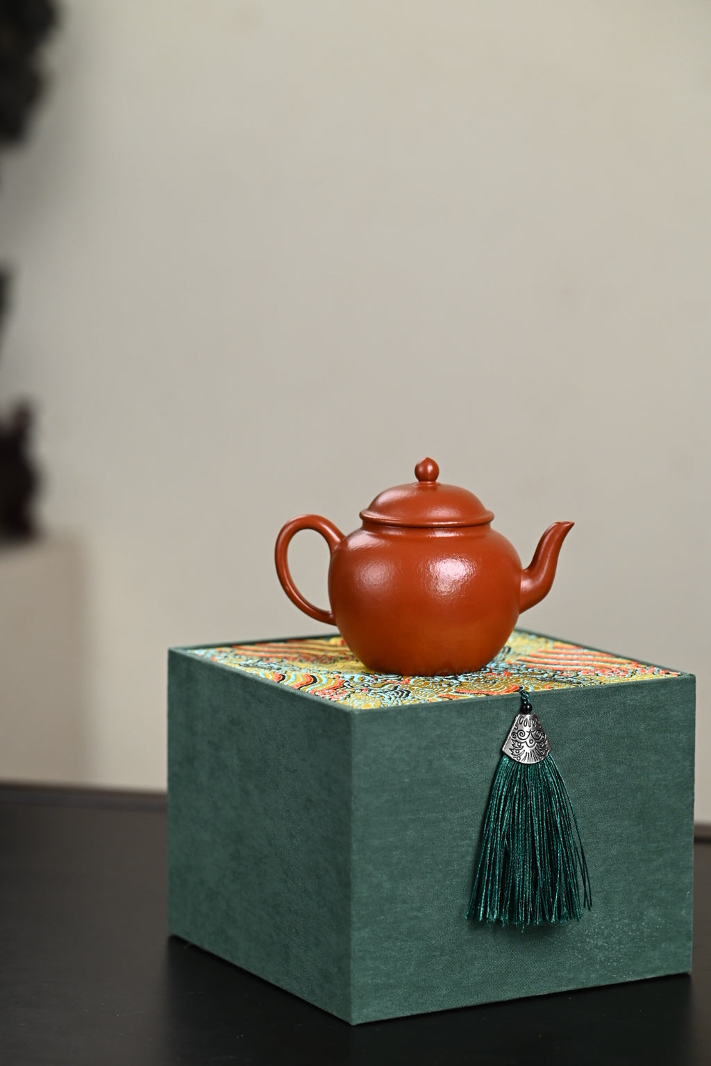 『宫灯』 极品皱皮朱泥·容量150cc·9孔出水·王老师（国家级工艺美术师）