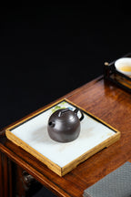 炮嘴秦权 【容量】180cc 【泥料】原矿黑星土 【作者】秦国萍 （国家级高级工艺美术师）