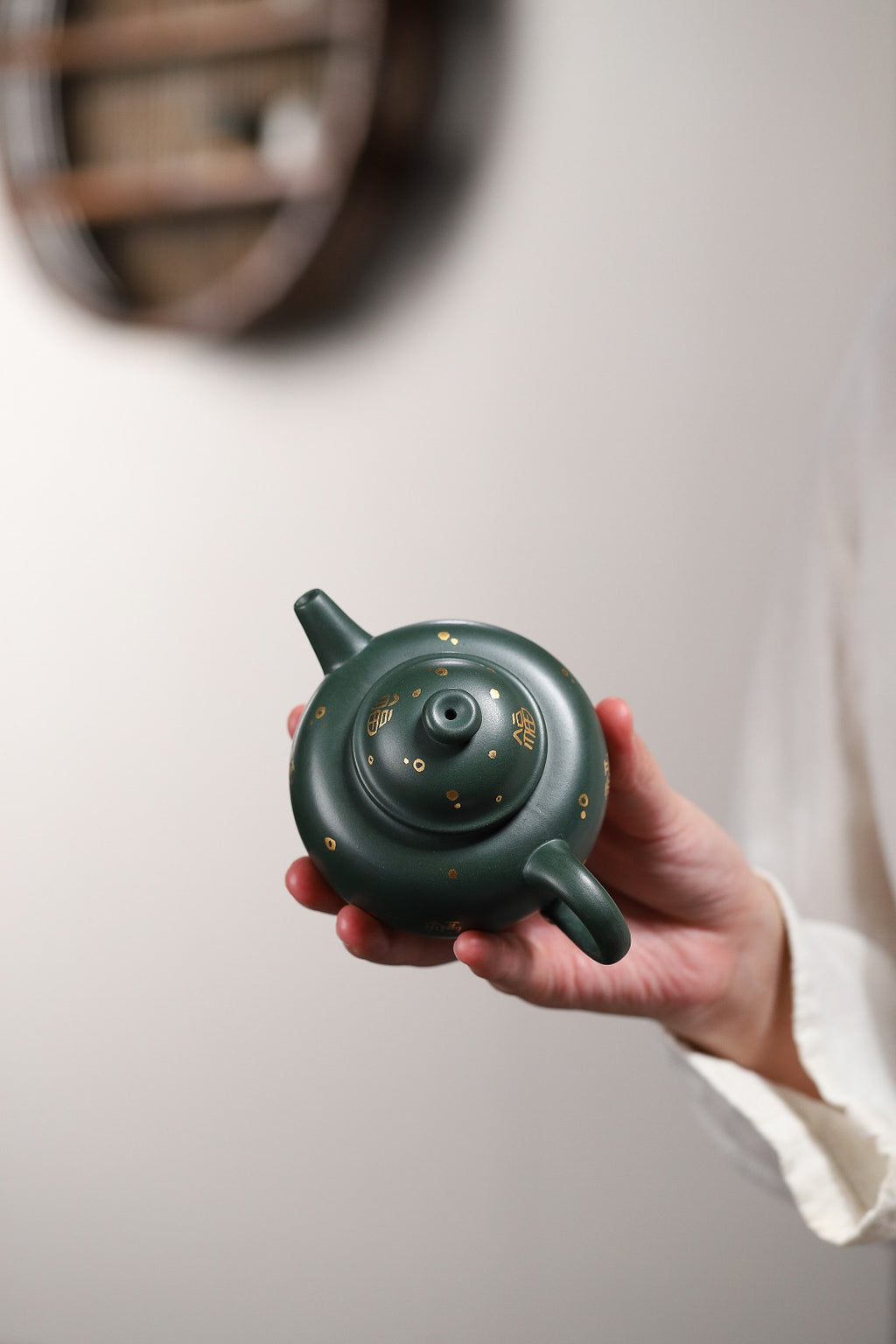 【圆珠】 泥料：原矿墨绿泥 容量：240cc   孔数：7孔