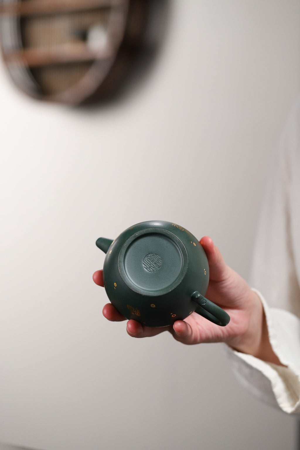 【圆珠】 泥料：原矿墨绿泥 容量：240cc   孔数：7孔