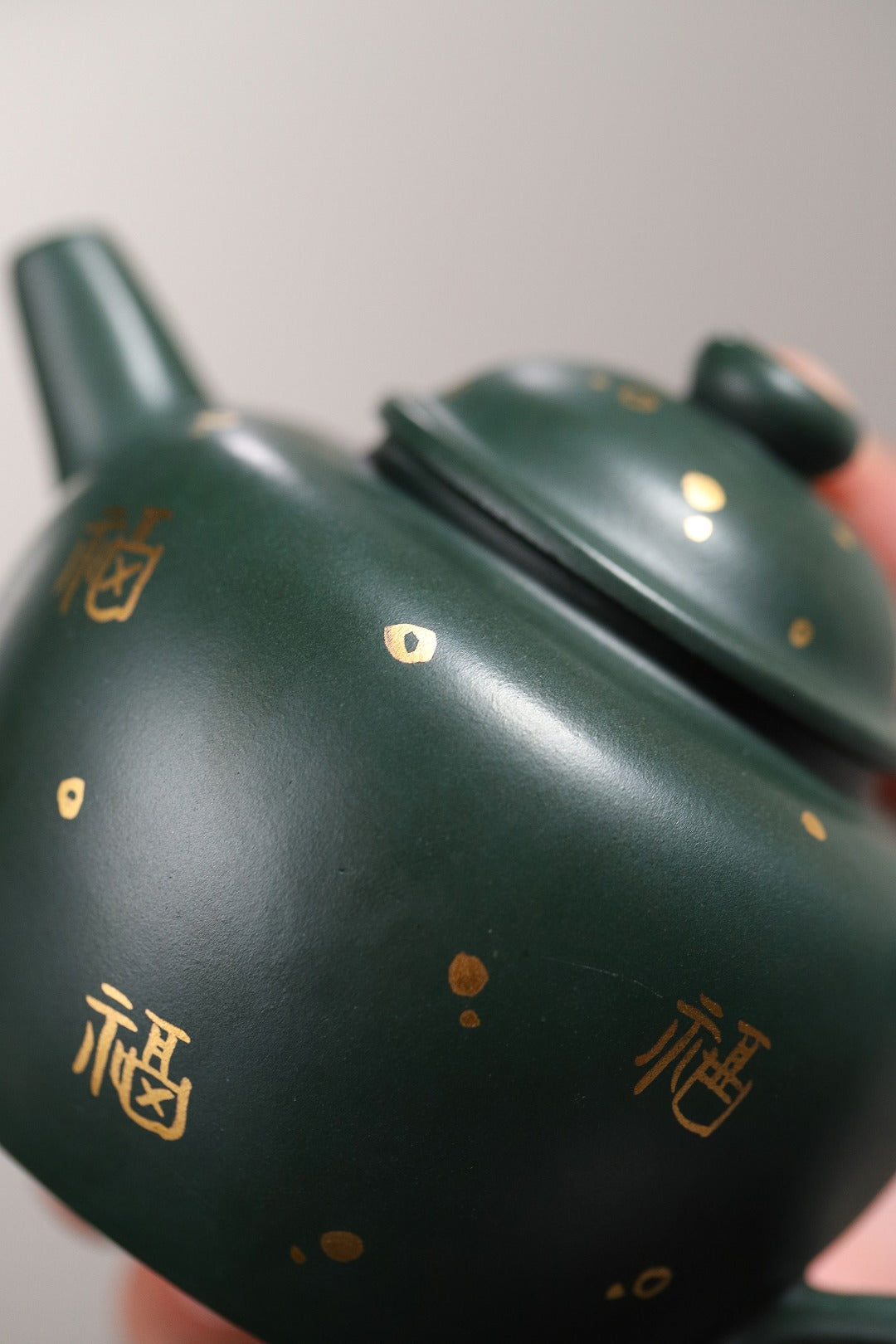 【圆珠】 泥料：原矿墨绿泥 容量：240cc   孔数：7孔