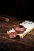 【高虚扁】 制壶：周彬 （国家级工艺美术员） 泥料：原矿紫泥 容量：220cc