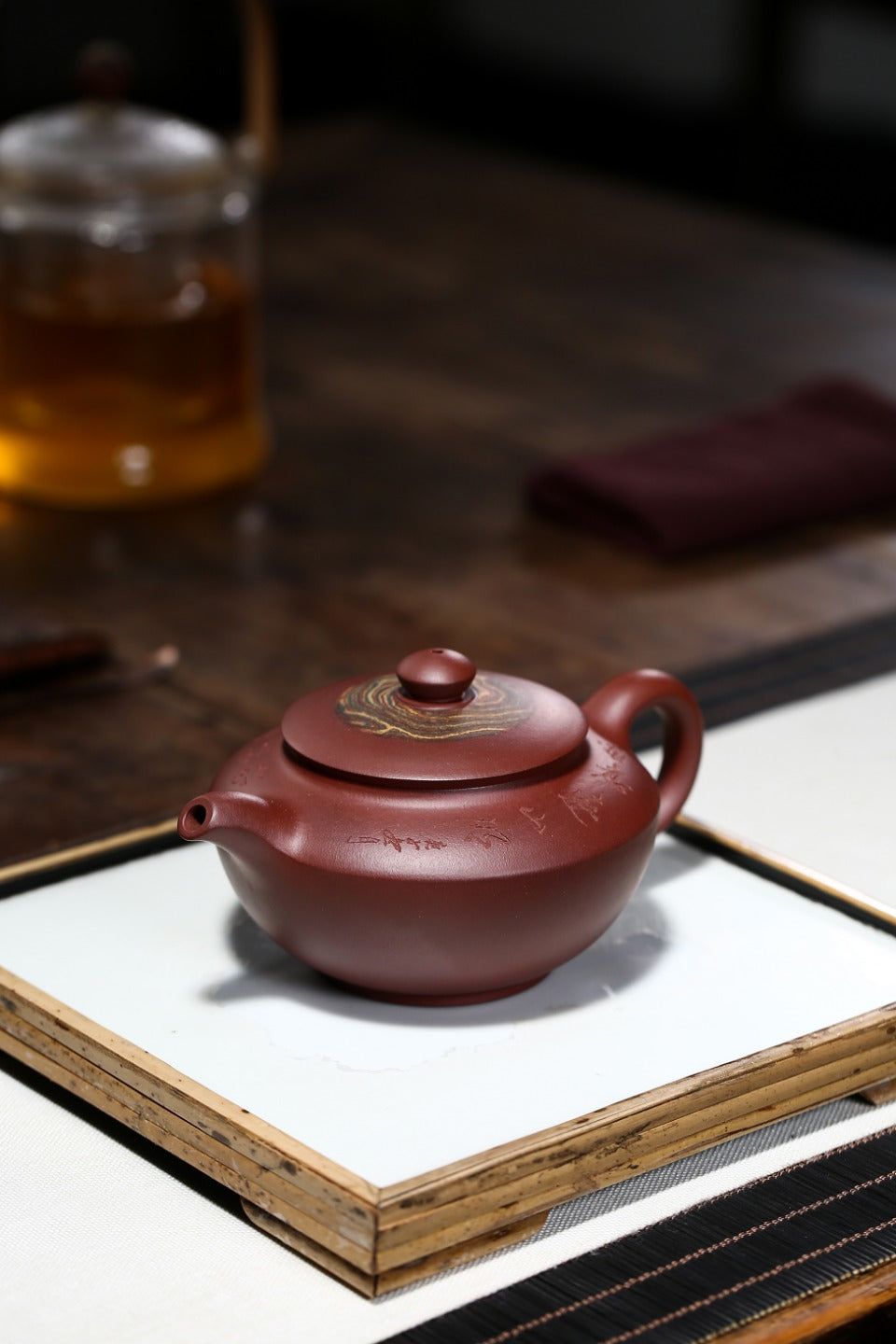 配持壶照 【碗壶】 制壶：刘彩萍（国家级工艺美术师）原矿紫泥 容量：275cc