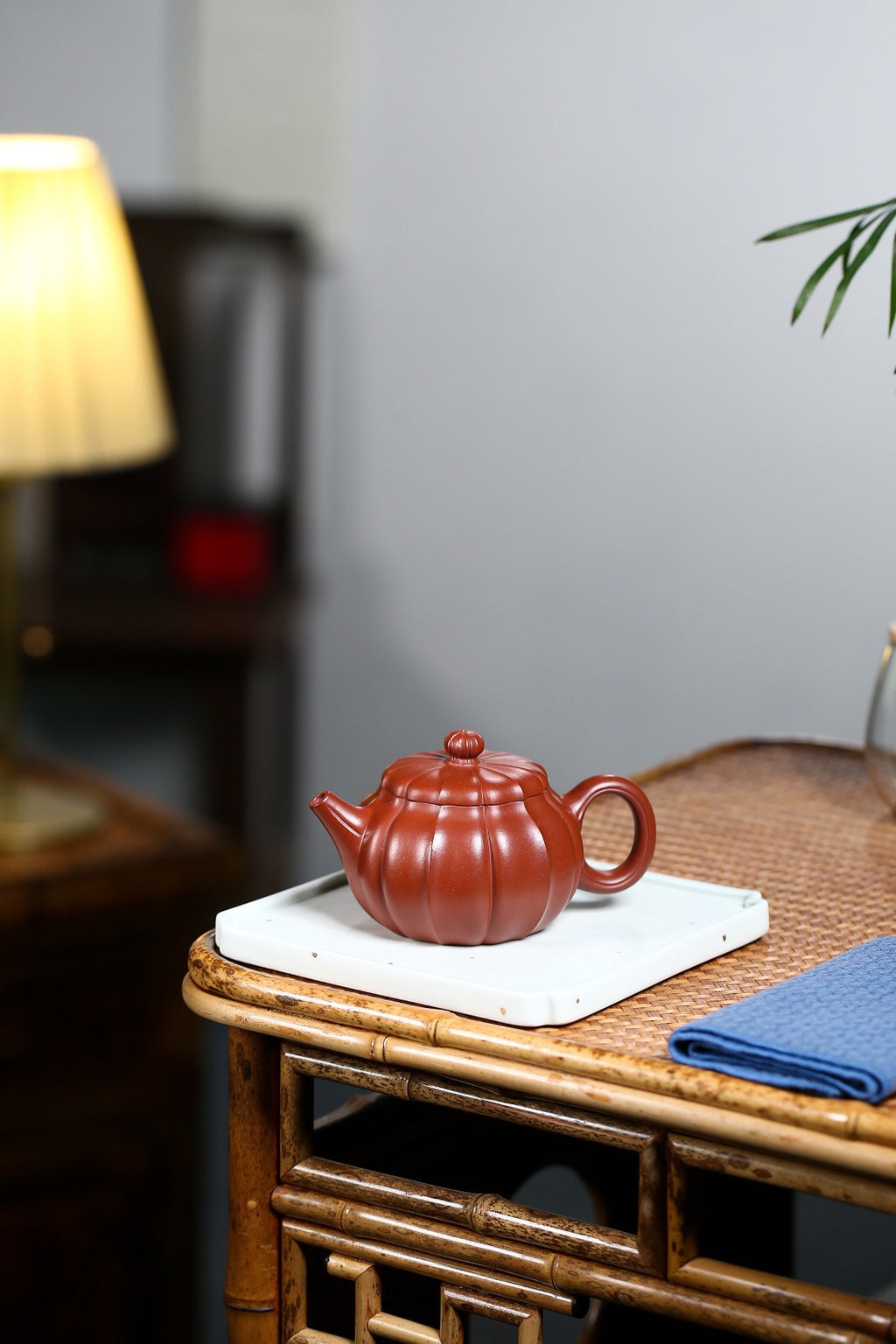 【筋纹西施】 制壶：范俊华（国家级工艺美术师） 泥料：原矿朱泥 容量：175cc