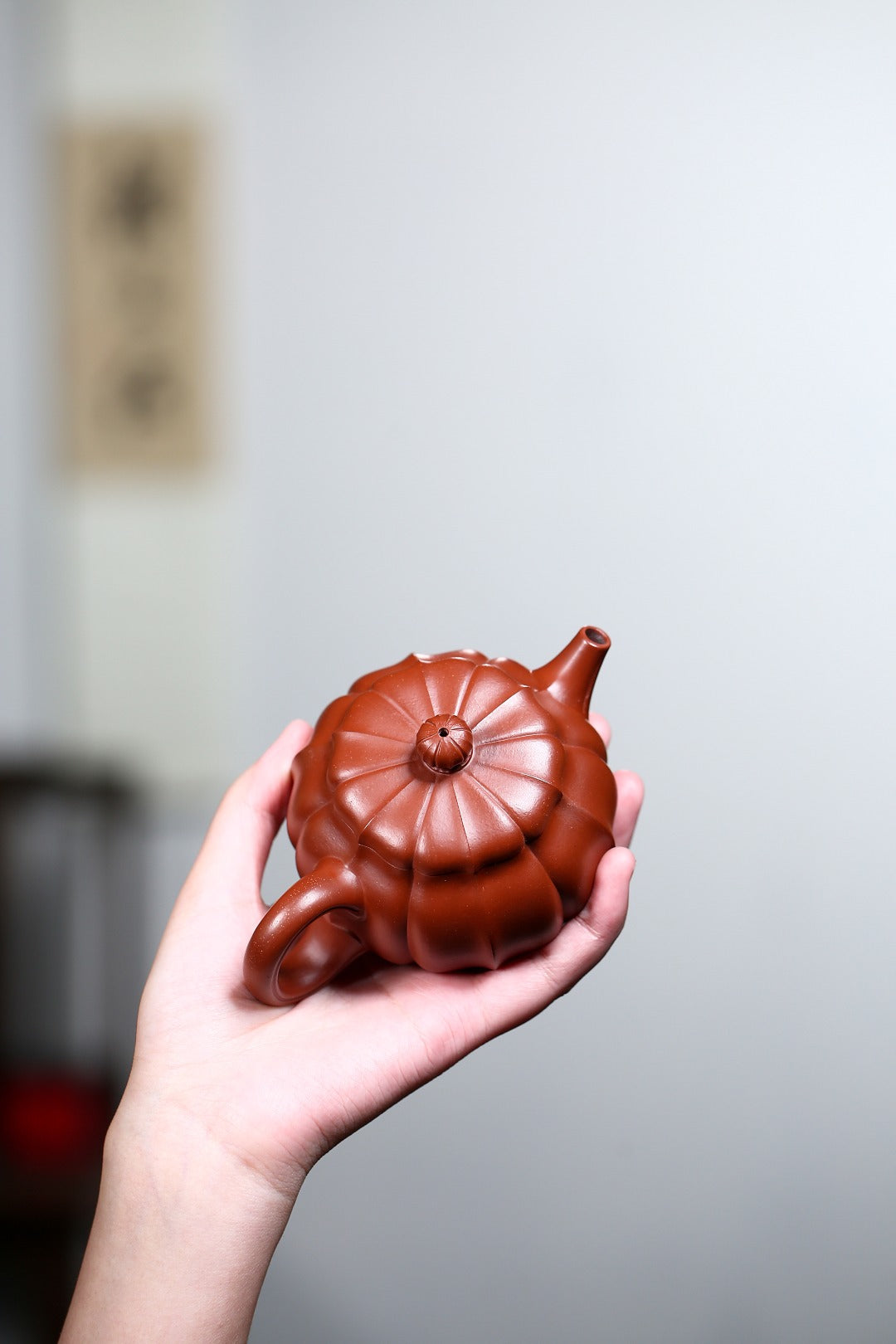 【筋纹西施】 制壶：范俊华（国家级工艺美术师） 泥料：原矿朱泥 容量：175cc