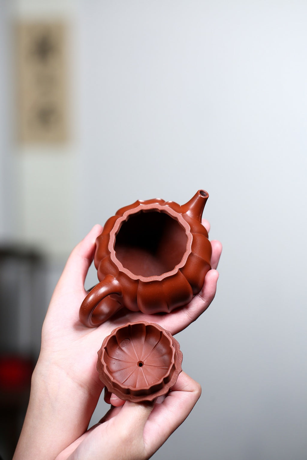 【筋纹西施】 制壶：范俊华（国家级工艺美术师） 泥料：原矿朱泥 容量：175cc