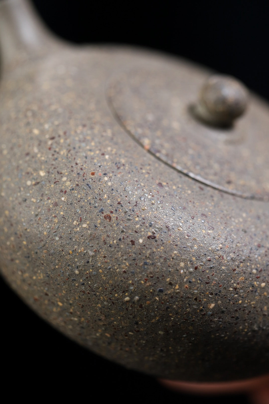 【扁西施】 制壶：朱正琴（国家级工艺美术师） 泥料：原矿10目粗砂段泥 容量：200cc