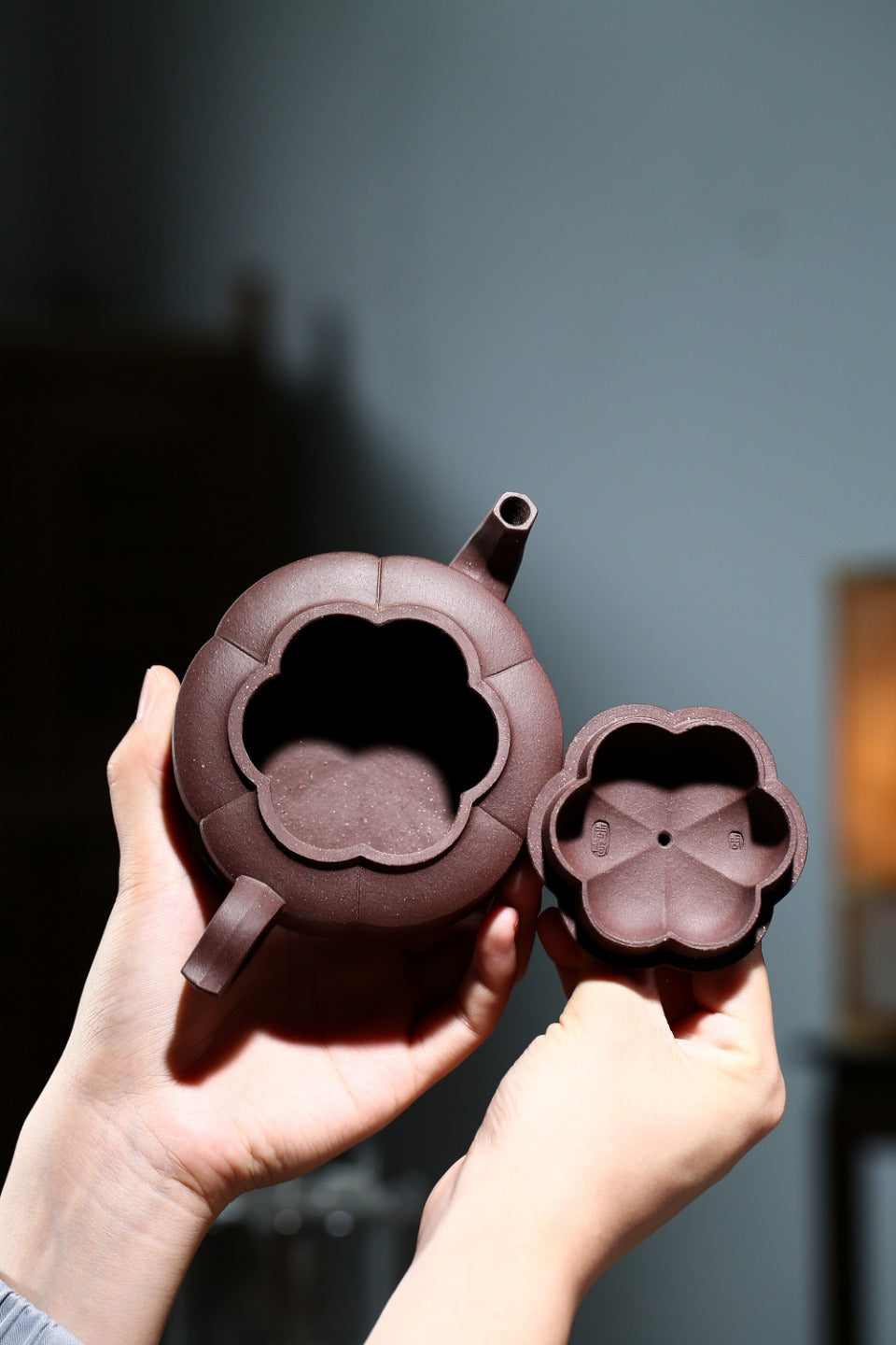 【周盘】泥料：调砂紫泥 容量：220cc 孔数：7孔