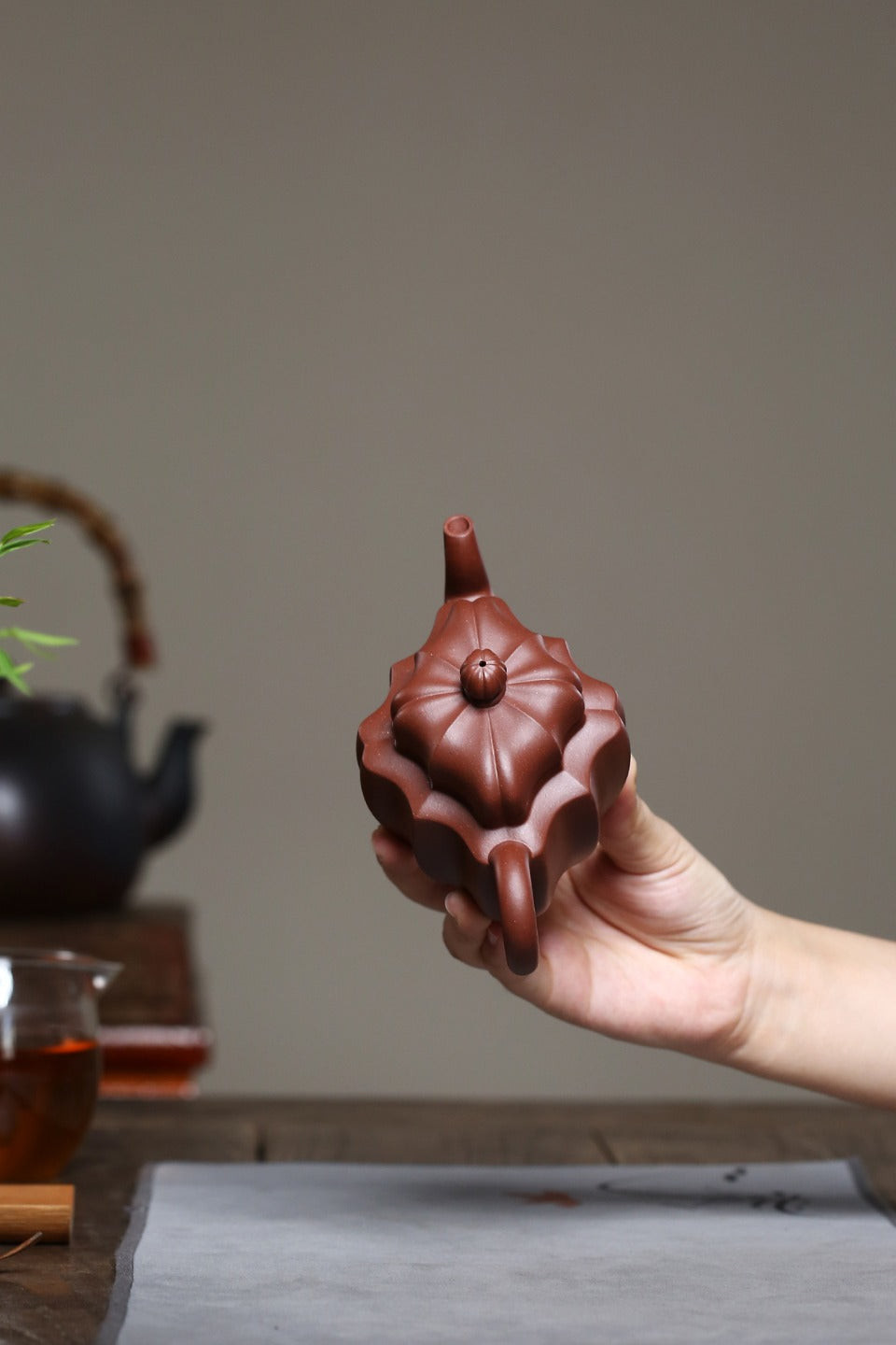 【葵菱】 制壶：范林强 （国家级助理工艺美术师） 泥料：原矿调砂紫泥 160cc