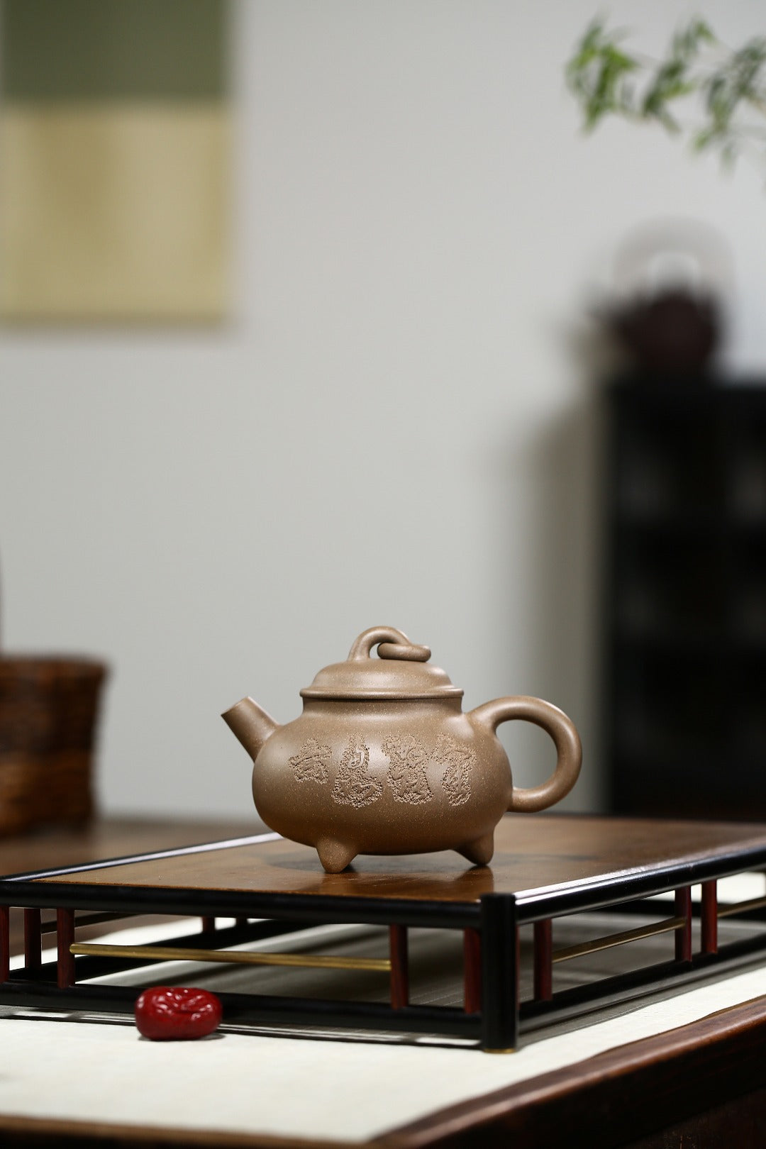 【三足容天】 制壶：陈晔（国家级工艺美术师） 泥料：原矿青段泥 容量：200cc