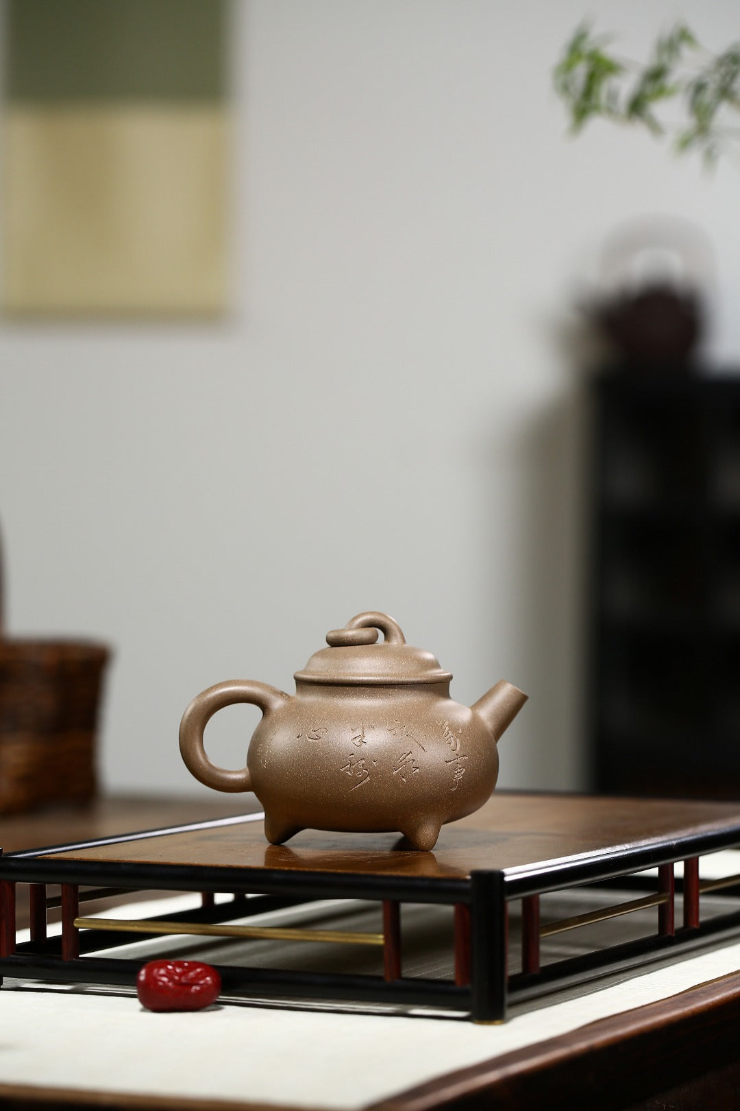 【三足容天】 制壶：陈晔（国家级工艺美术师） 泥料：原矿青段泥 容量：200cc