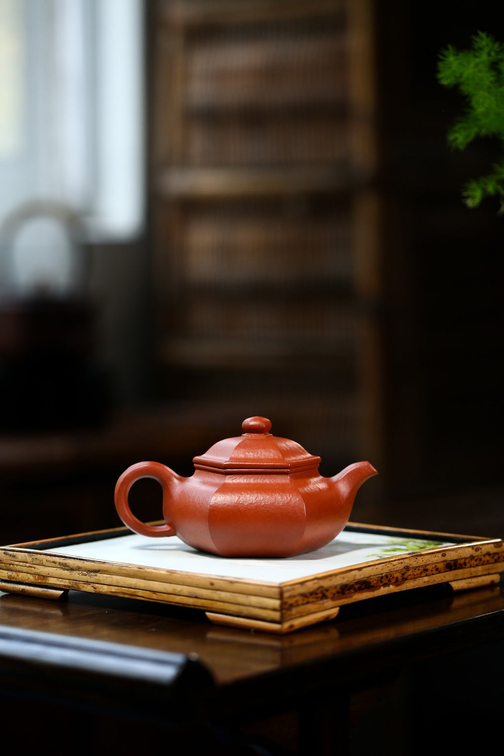 配持壶照 【六方扁鼓】刘彩萍（国家级工艺美术师） 泥料：原矿粗砂朱泥 容量：175cc