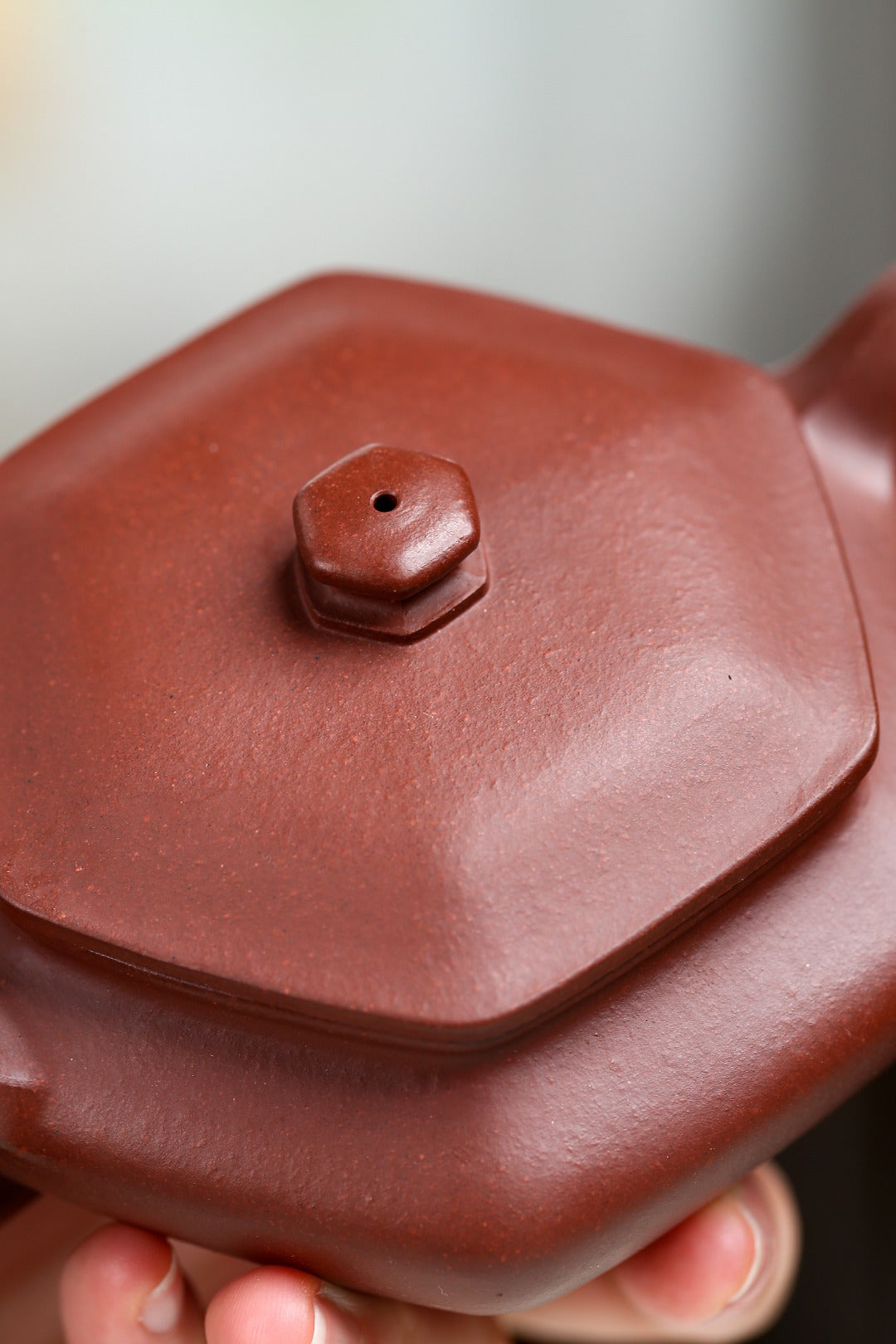 【六方福鼓】 制壶：刘彩萍（国家级工艺美术师） 泥料：原矿底槽清 容量：175cc