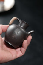 听香公道杯 | 【设计款全手工刻绘 容量150cc 编绳设计 原矿紫泥高温柴烧 】