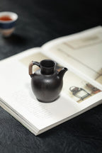听香公道杯 | 【设计款全手工刻绘 容量150cc 编绳设计 原矿紫泥高温柴烧 】