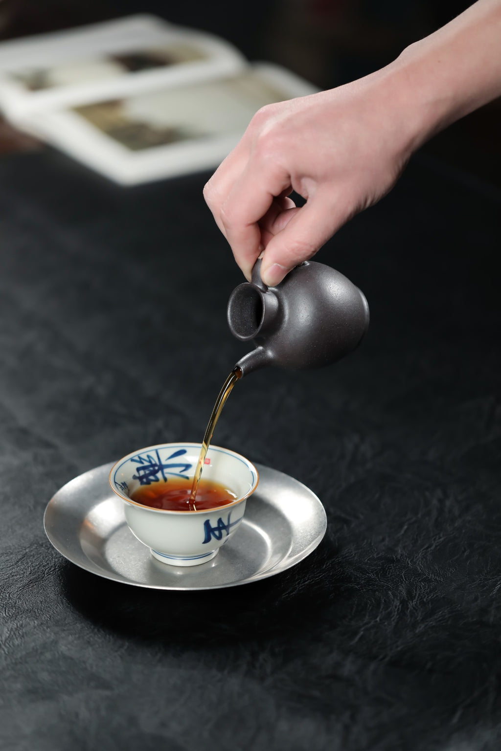 听香公道杯 | 【设计款全手工刻绘 容量150cc 编绳设计 原矿紫泥高温柴烧 】