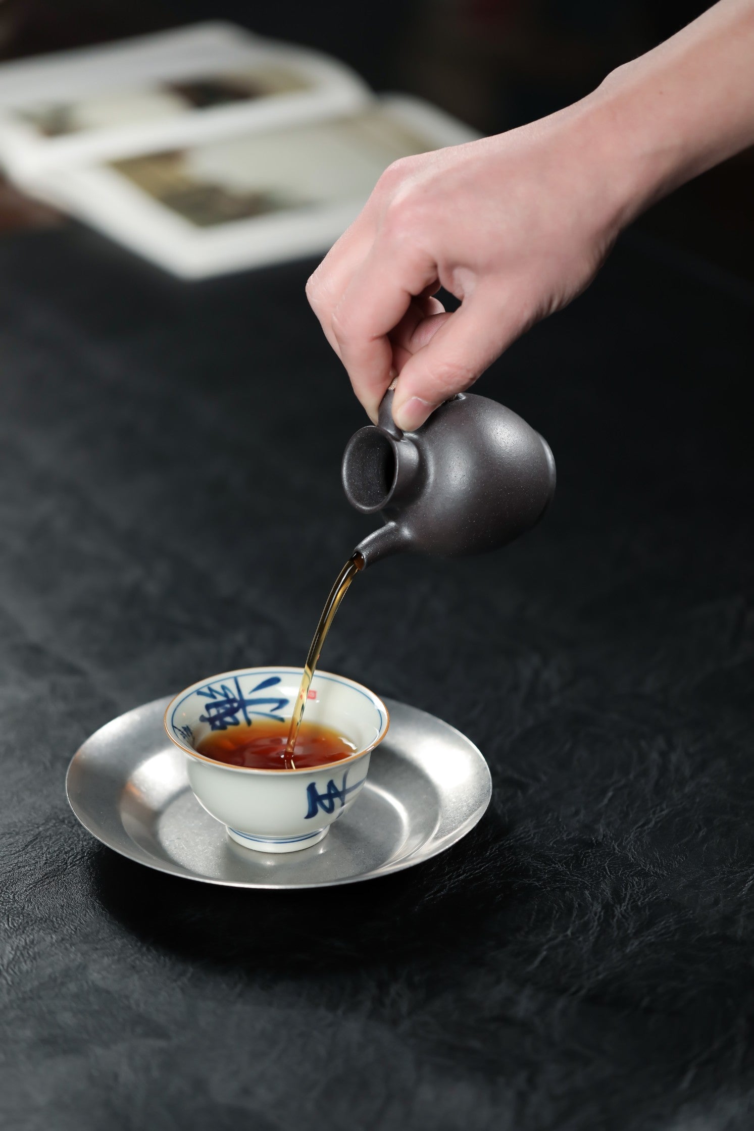 听香公道杯 | 【设计款全手工刻绘 容量150cc 编绳设计 原矿紫泥高温柴烧 】