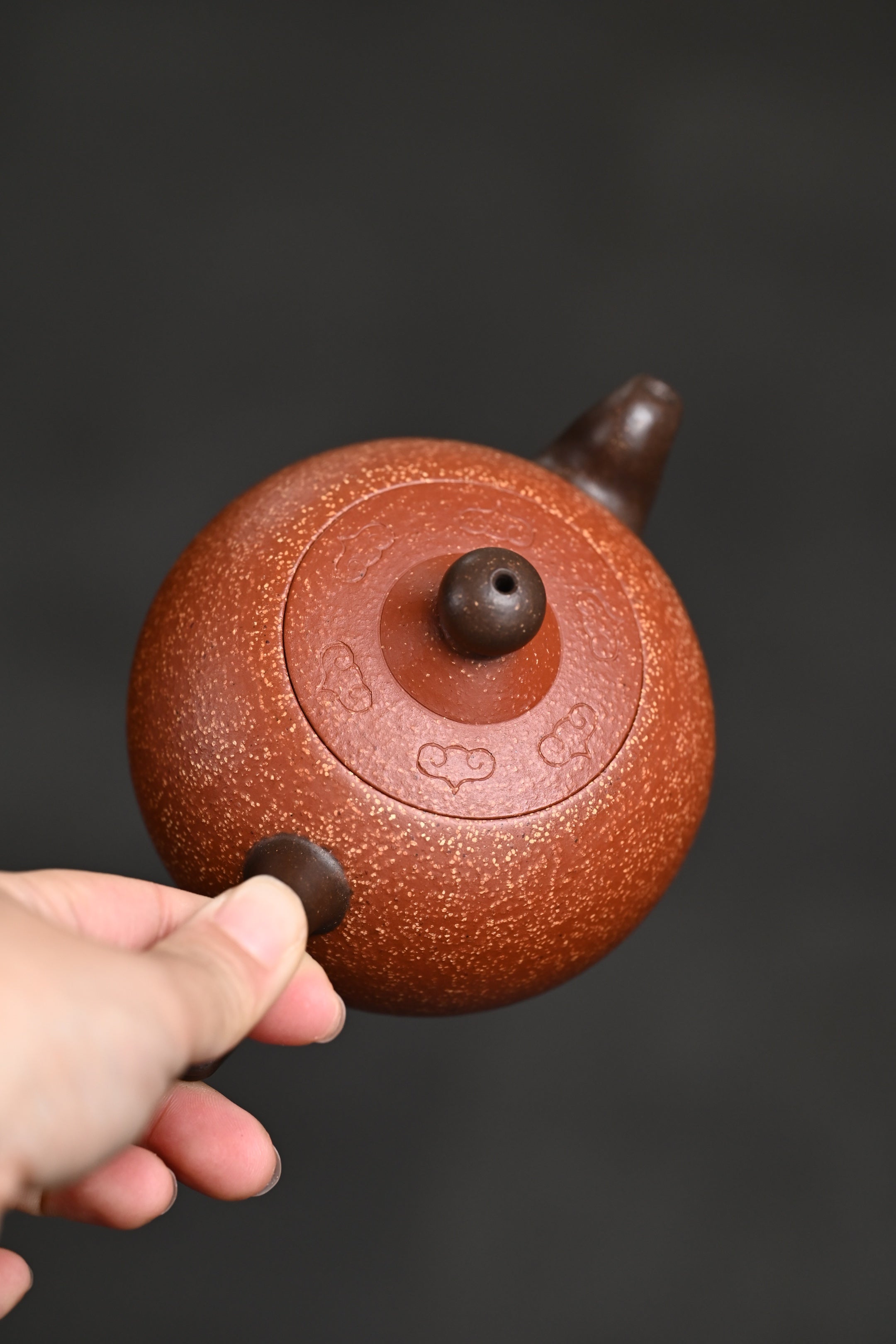 双研高 『牵手壶』 一厂老降坡·容量300cc·9孔出水·王岳龄·国家级正高级工艺美术师