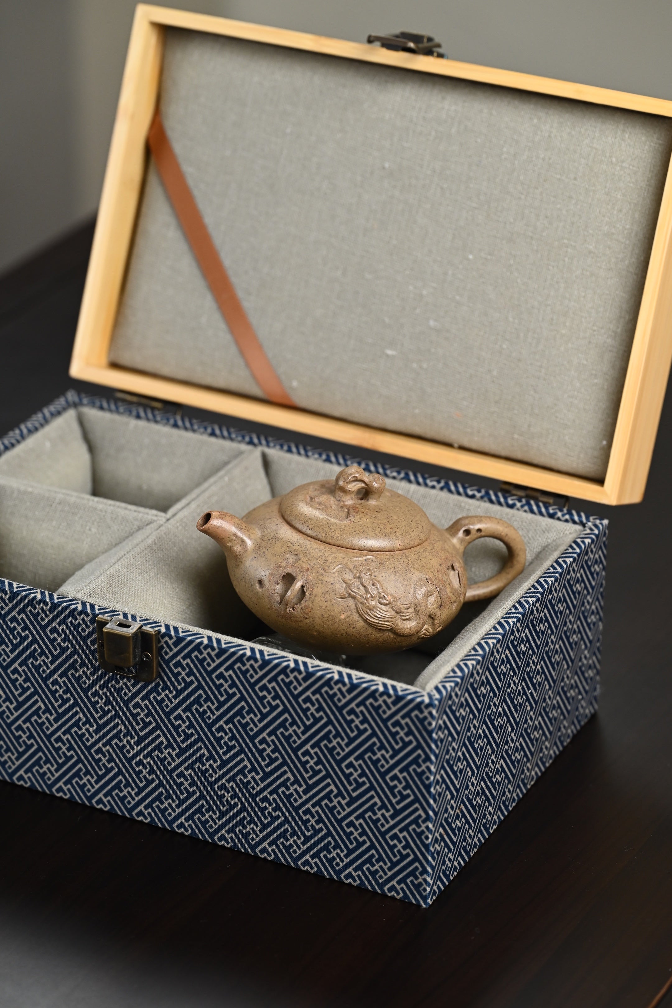 双研高 『隐龙·供春』 芝麻段·柴烧·容量200cc·9孔出水·内推·王岳龄·国家级正高级工艺美术师
