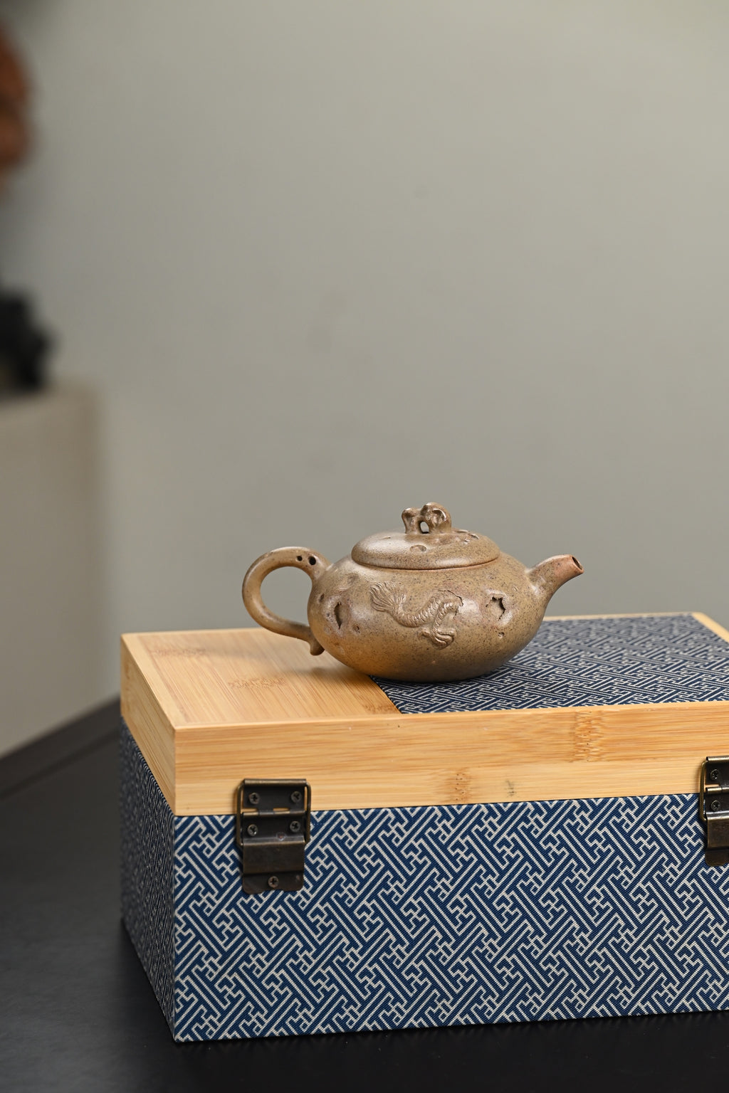 双研高 『隐龙·供春』 芝麻段·柴烧·容量200cc·9孔出水·内推·王岳龄·国家级正高级工艺美术师