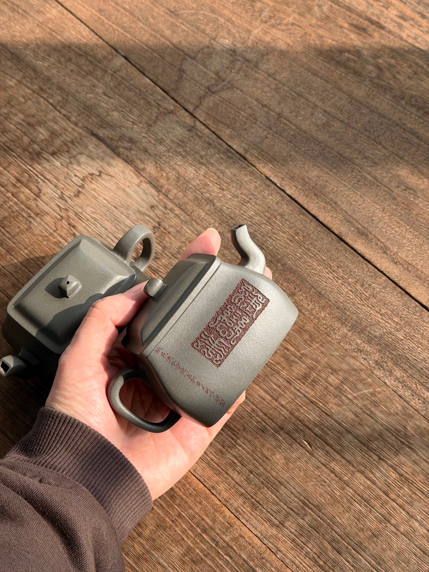 小四方·轻胚精工·200cc 青灰泥 泥料出彩 形体方正 大平底 精工刻绘