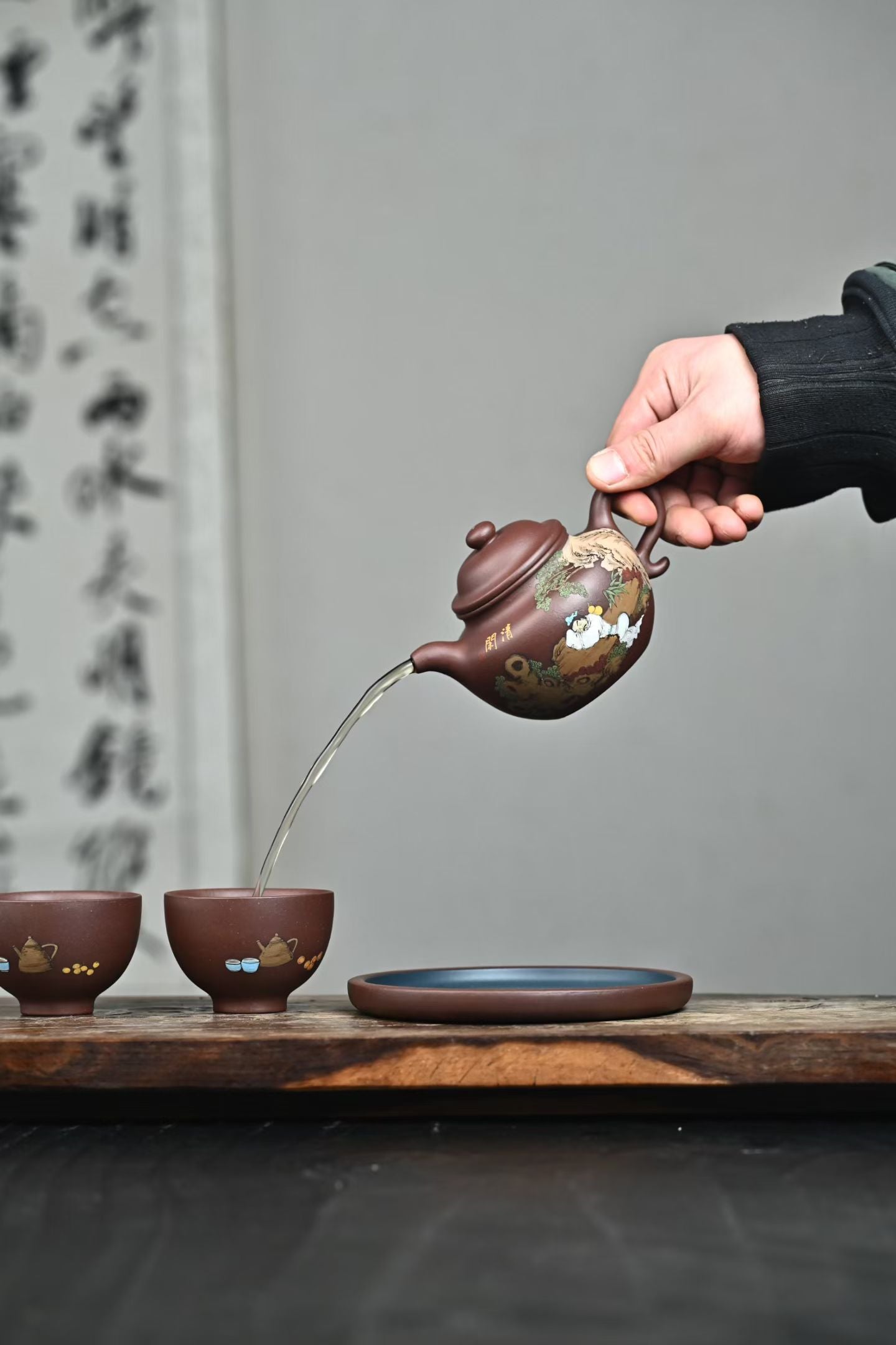 莲子（清闲）260cc 紫泥/艾越巍 泥绘清乐图，寓意聚福纳财，诸事顺遂