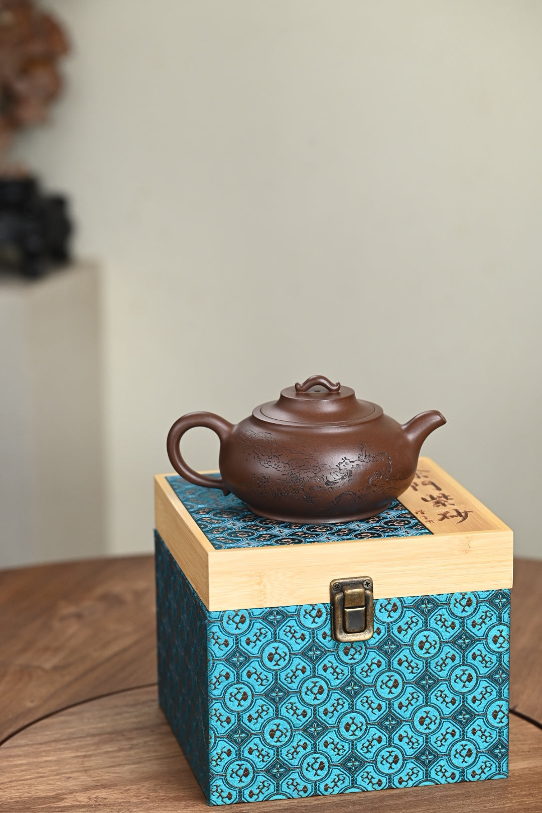『腾云驾雾』 文革老紫泥·容量400cc·7孔出水·内推·史志洪 中国工艺美术协会会员 - ZishaTeapotChina