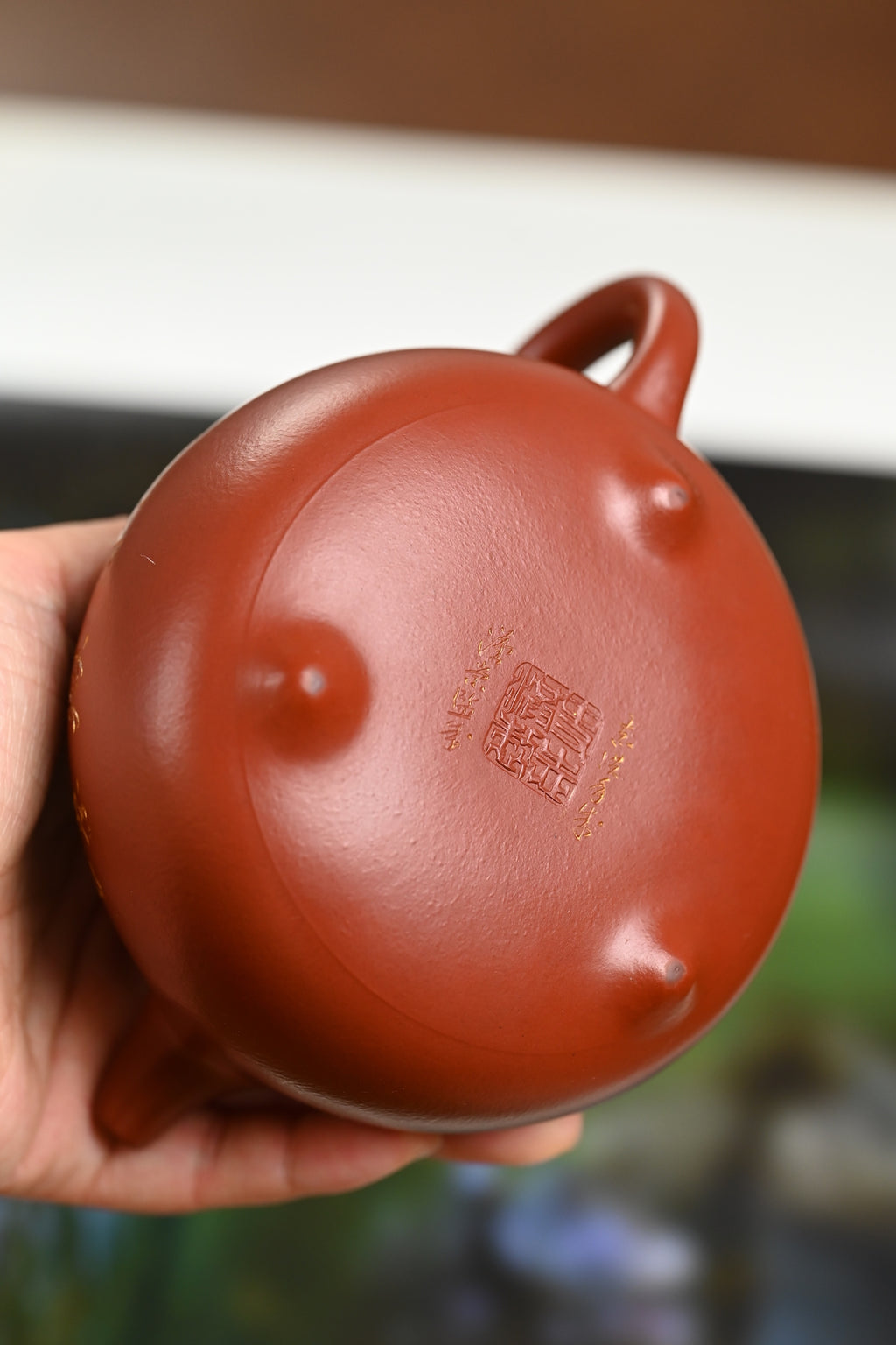 『三足乳鼎』 极品皱皮朱泥·容量440cc·14孔出水·史志洪 国家级高级工艺美术师