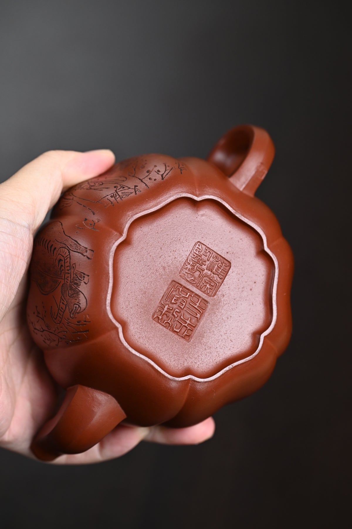 『筋纹菱花』 底槽青·容量320cc·9孔出水·史志洪 国家级高级工艺美术师 - ZishaTeapotChina
