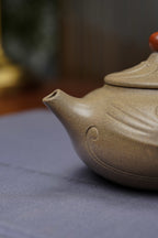 范泽锋大师高徒·省大师邱爽紫砂潜力重器【年年有余壶】原矿优质蟹壳青段·220cc