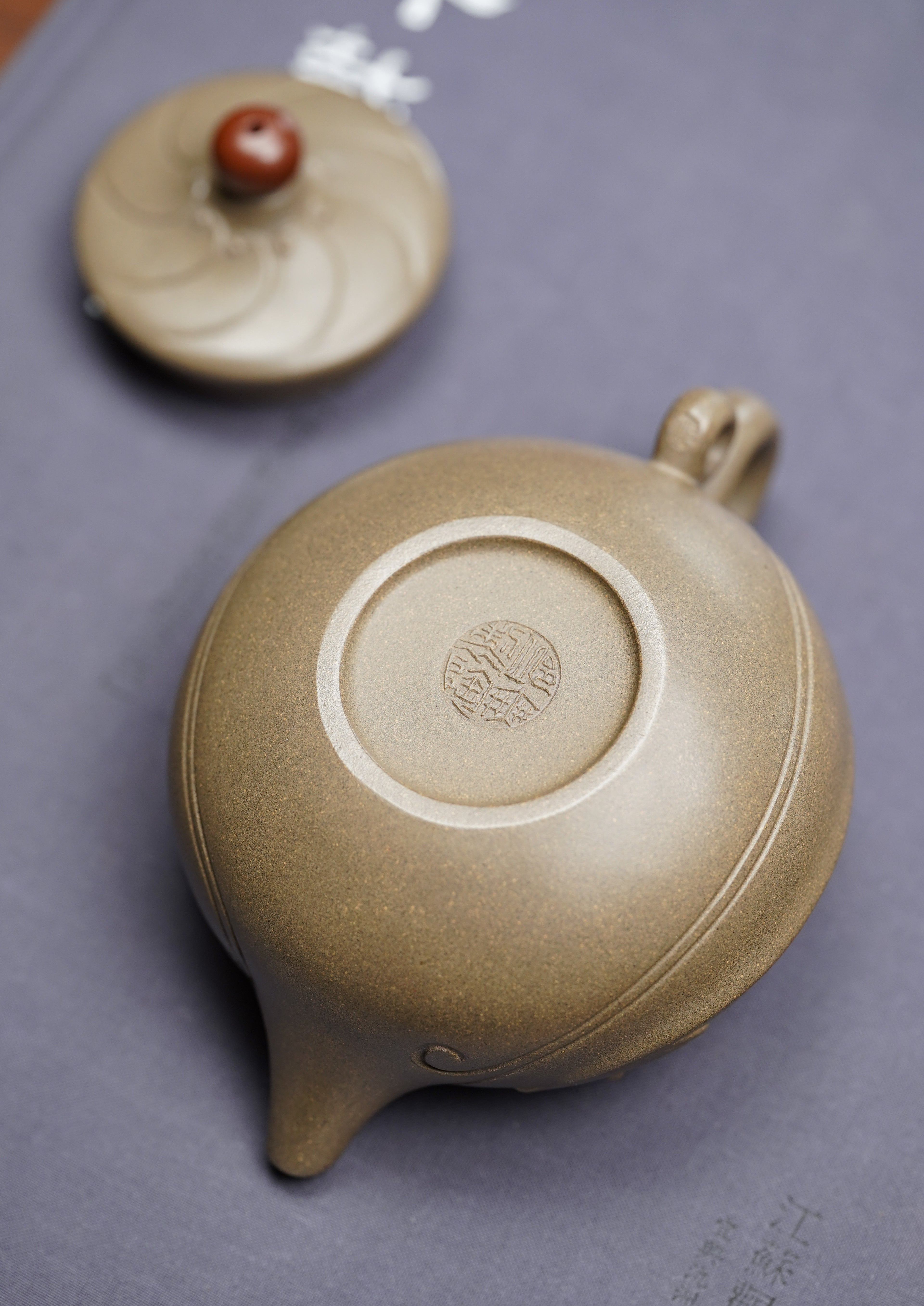 范泽锋大师高徒·省大师邱爽紫砂潜力重器【年年有余壶】原矿优质蟹壳青段·220cc