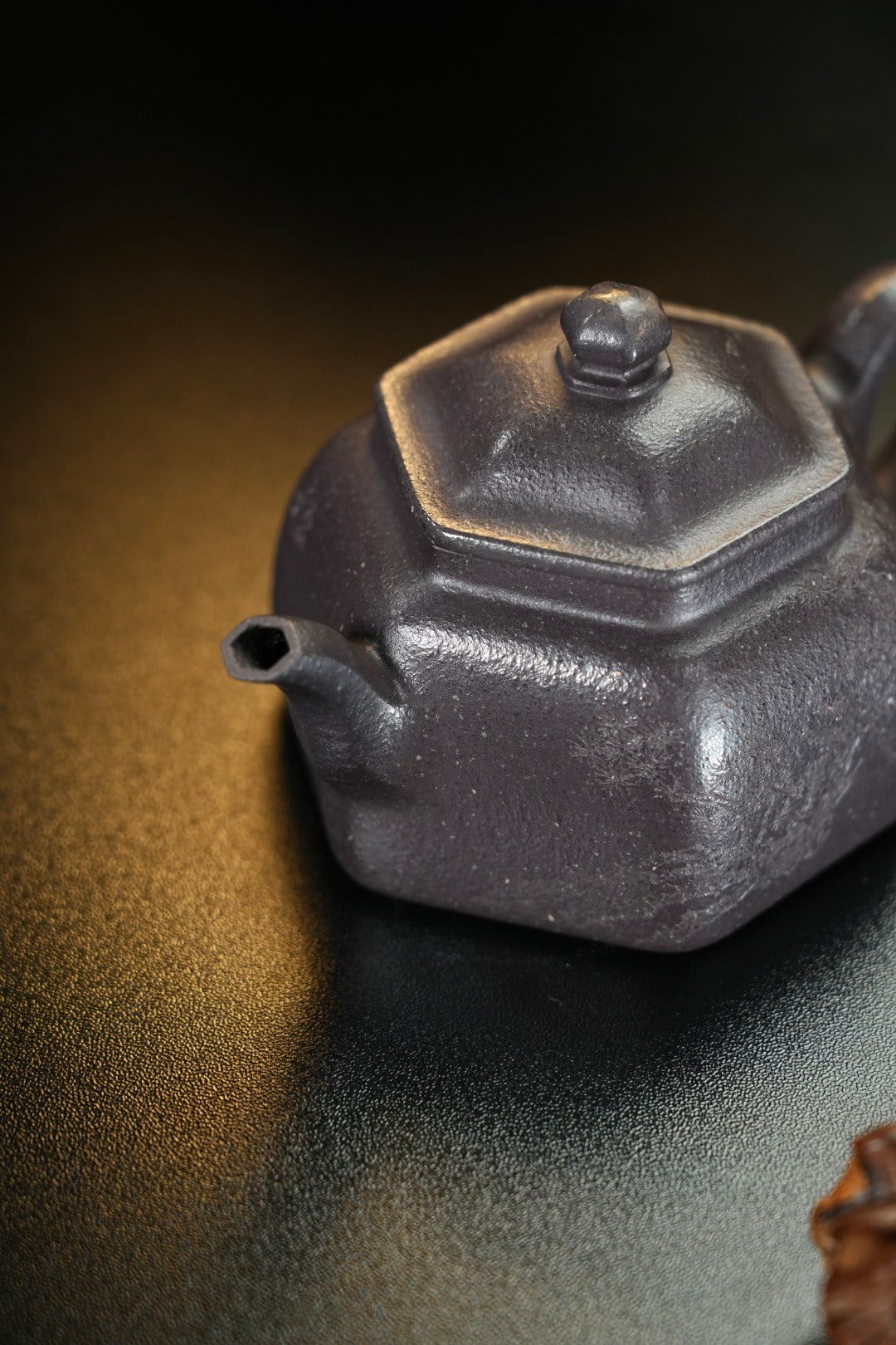 【耿浩方壶 礼藏双绝】紫砂80后方器巨匠·耿浩巅峰之作《六方怀隐壶》原矿极品天清泥·190cc