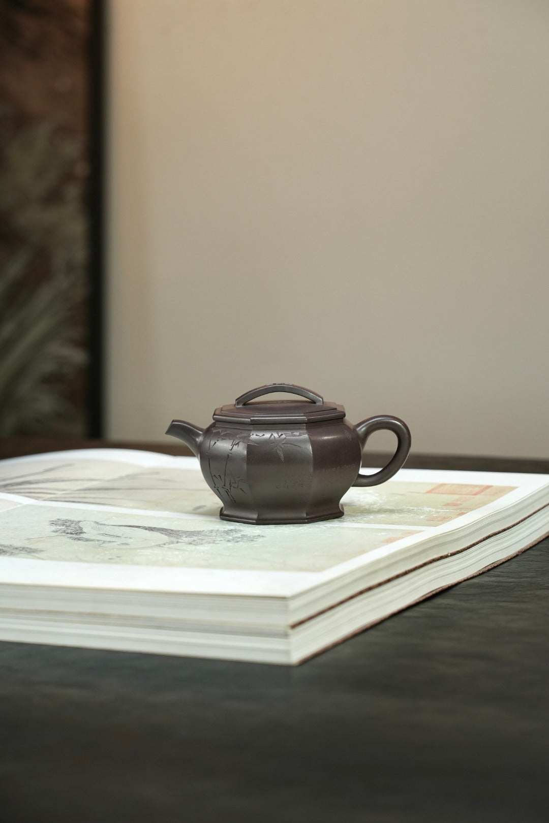 【耿浩方壶 礼藏双绝】 紫砂80后方器巨匠·耿浩巅峰之作《八方汉瓦壶》原矿极品90纯紫老泥·200cc