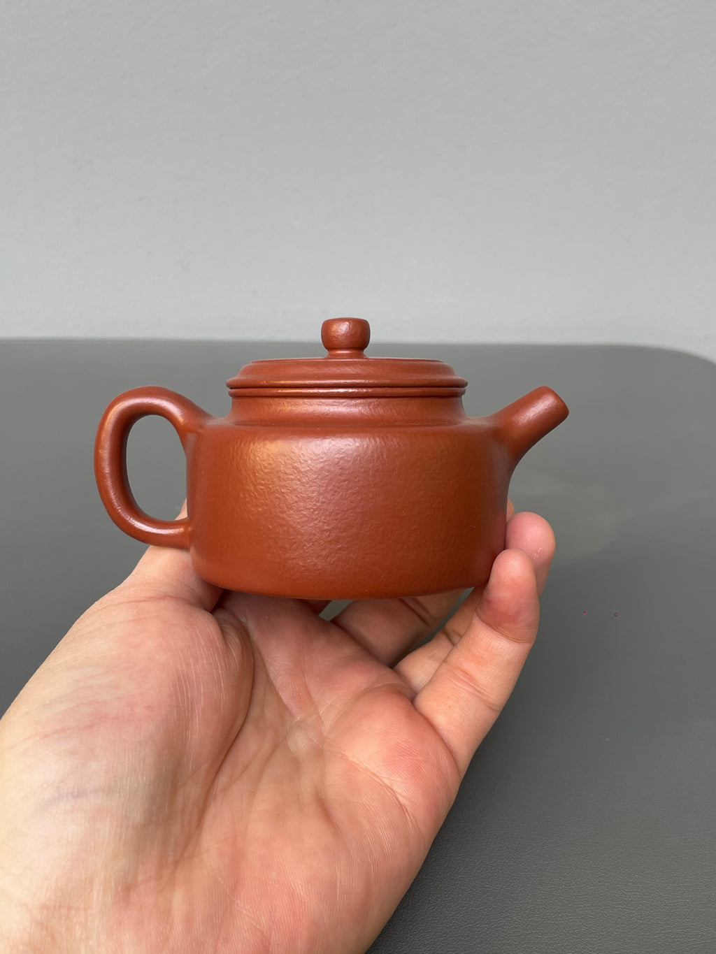 范泽锋大师高徒·省大师邱爽紫砂潜力重器【德钟壶】原矿优质粗砂朱泥·110cc