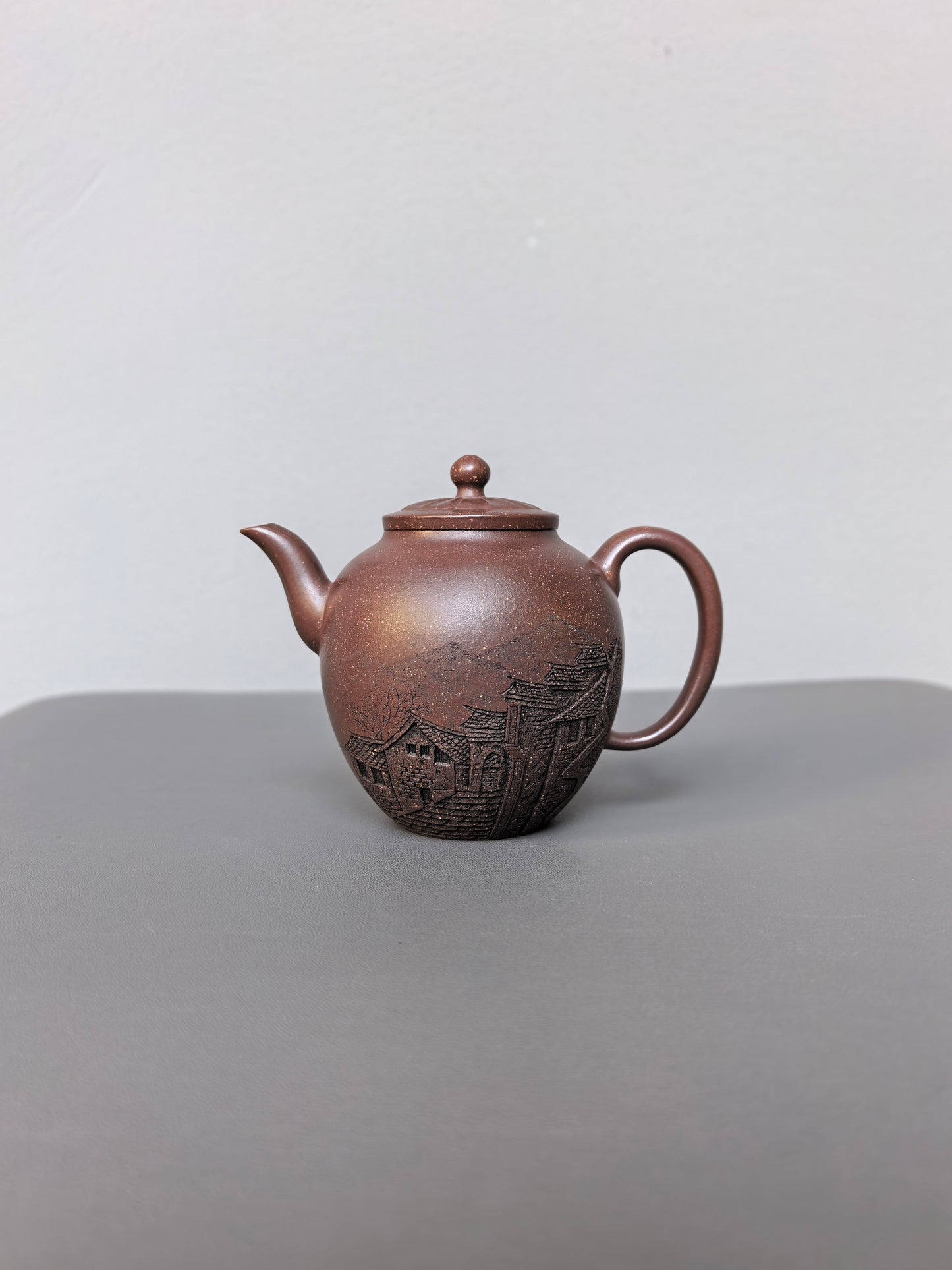 储立之大师｜中国陶瓷艺术终身成就奖获得者｜典藏重器【菱花橄榄壶】原矿优质紫玉金砂·300cc