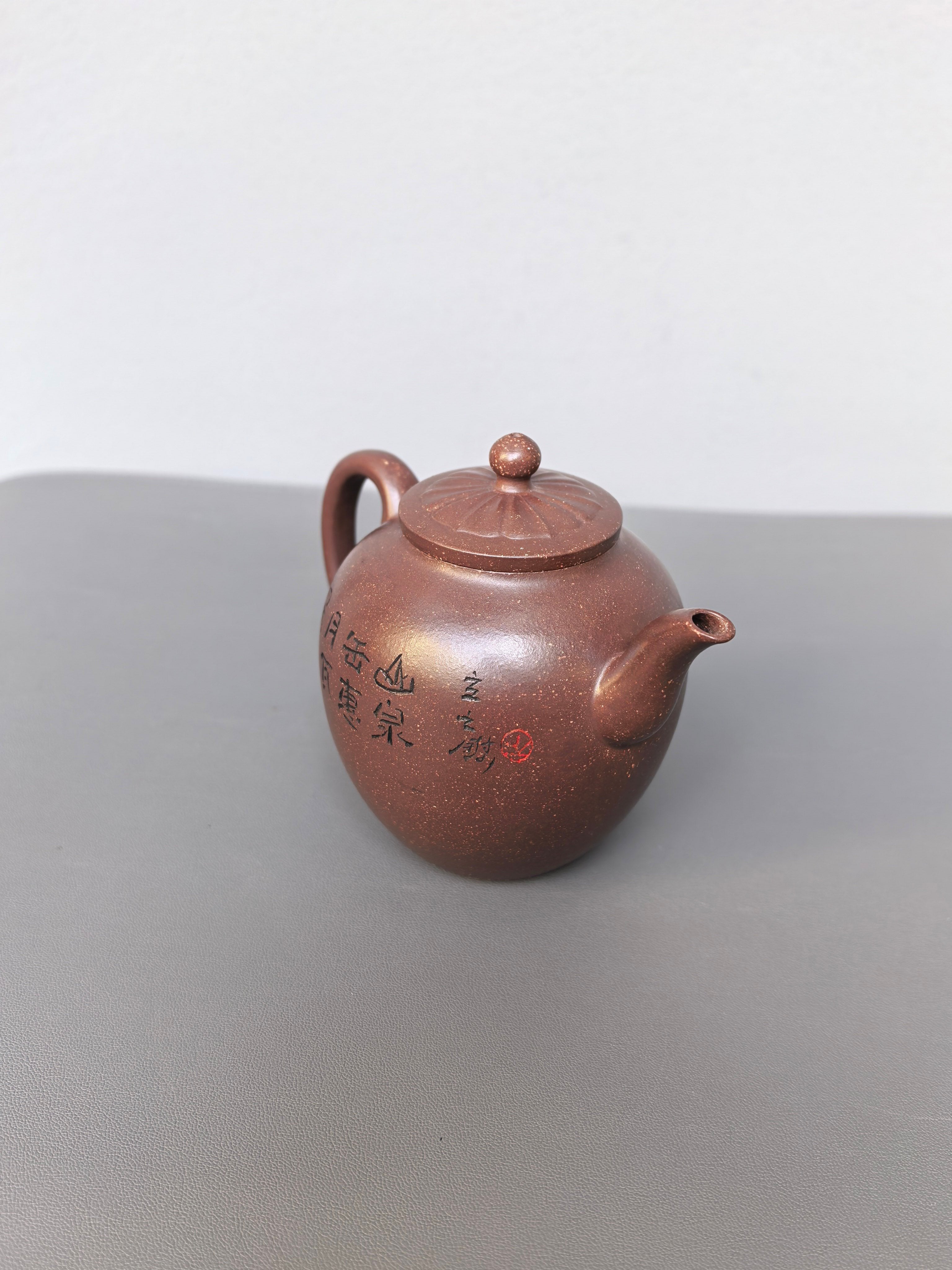 储立之大师｜中国陶瓷艺术终身成就奖获得者｜典藏重器【菱花橄榄壶】原矿优质紫玉金砂·300cc
