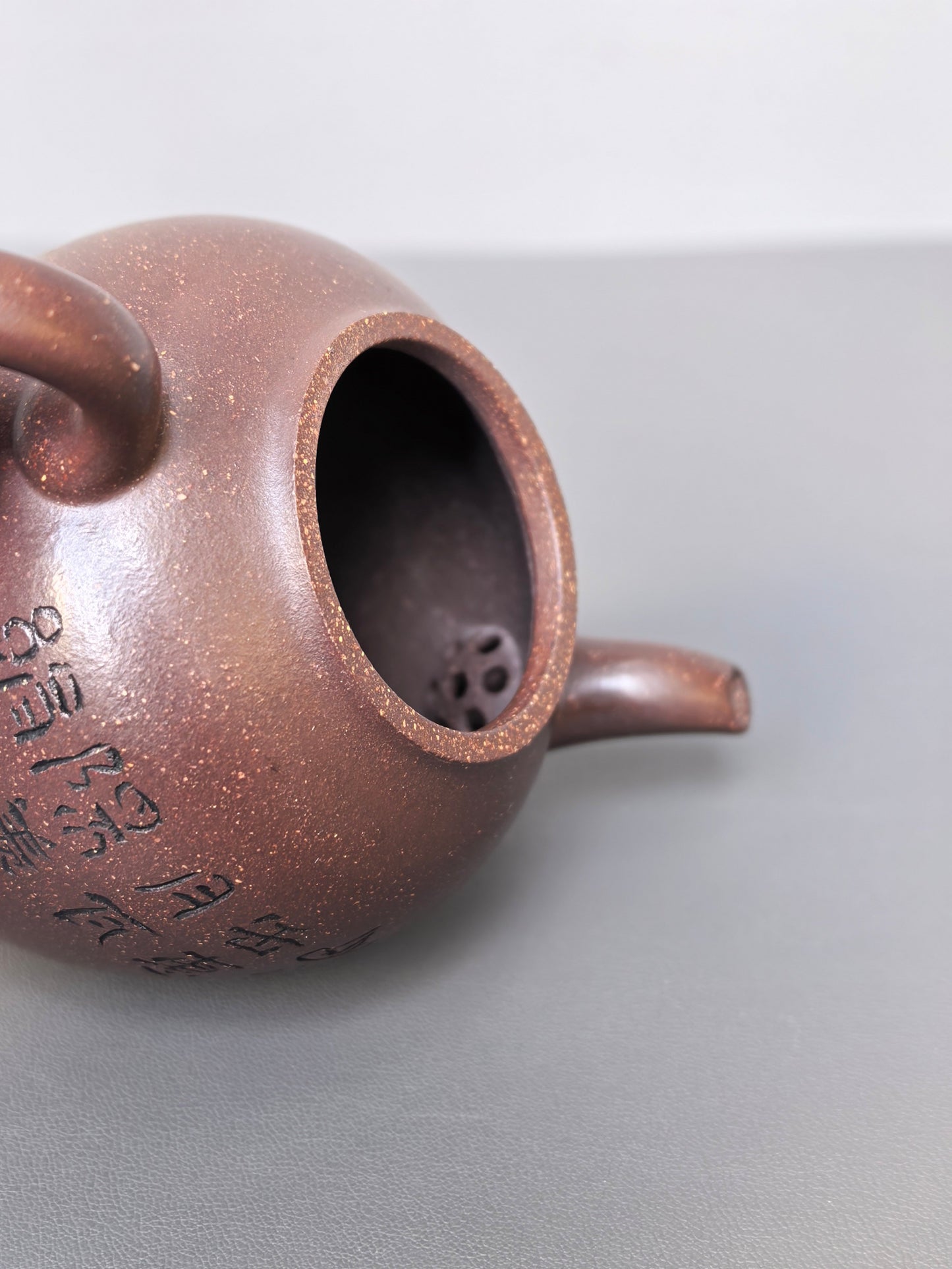 储立之大师｜中国陶瓷艺术终身成就奖获得者｜典藏重器【菱花橄榄壶】原矿优质紫玉金砂·300cc