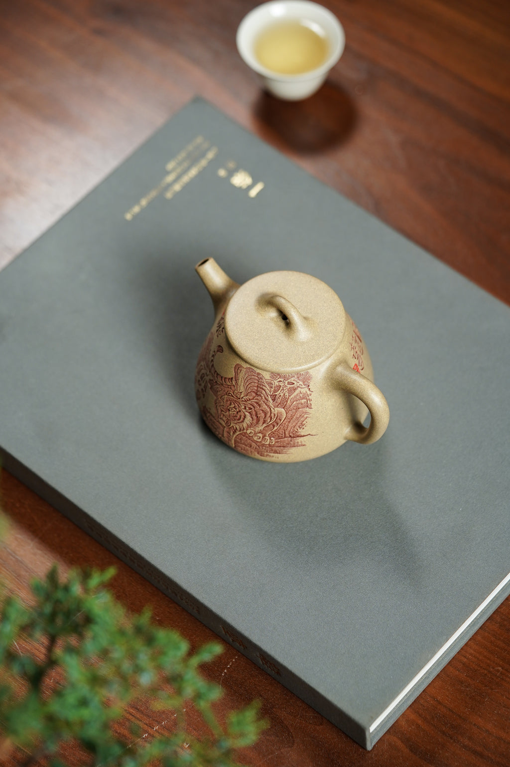 中华神刀·刻绘巅峰 杨喜雨大师陶刻巅峰臻品《高石瓢壶》原矿极品段泥·230cc