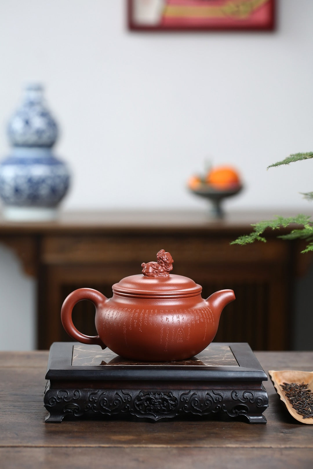 《瑞兽仿古》 作者 高建中 研究员级高级工艺美术师 原矿极品龙血砂，400cc，菱形9孔出水