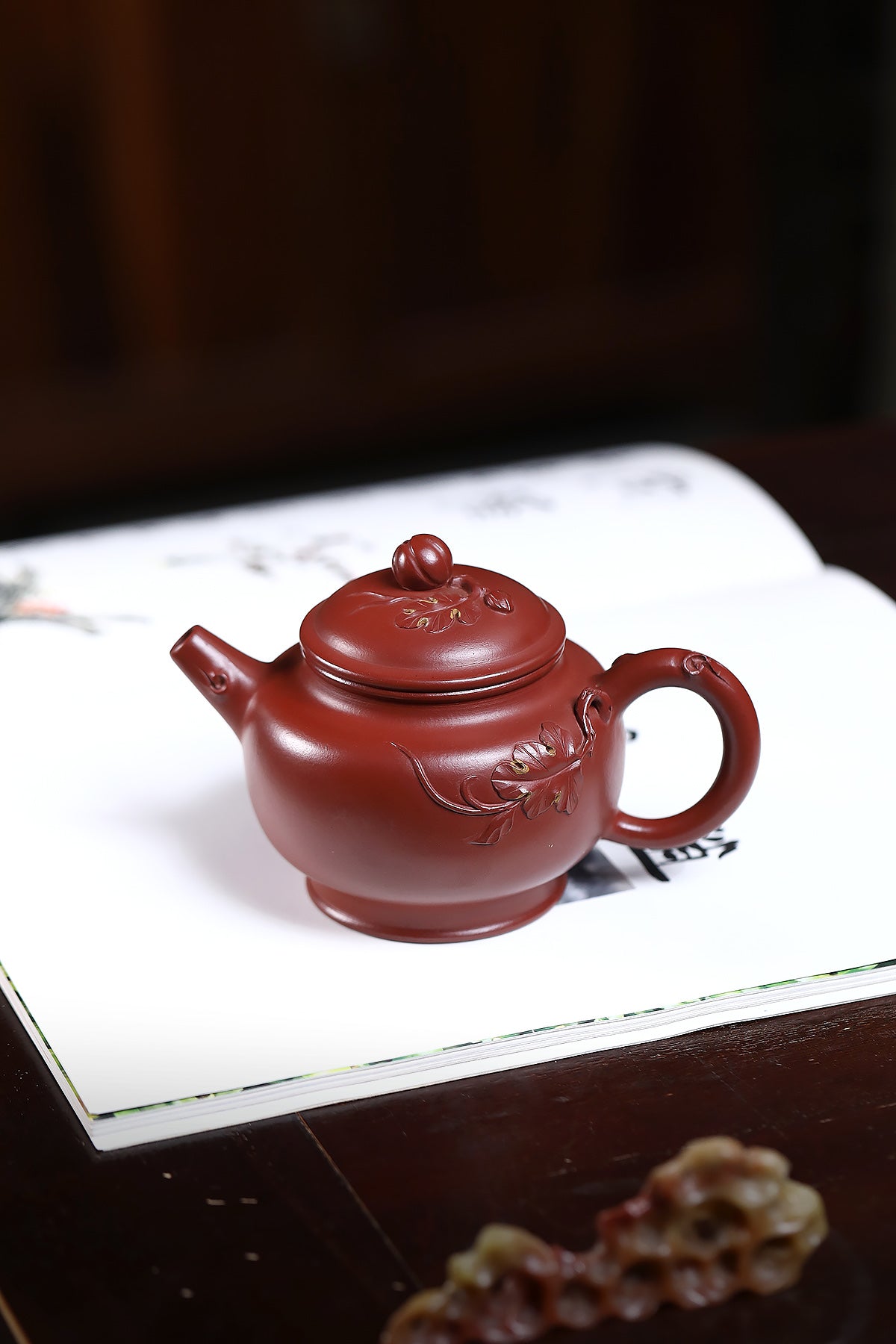 研高经典之：宫灯 泥料：极品大红袍 容量：220cc 作者：韩小虎 研究员级高级工艺美术师