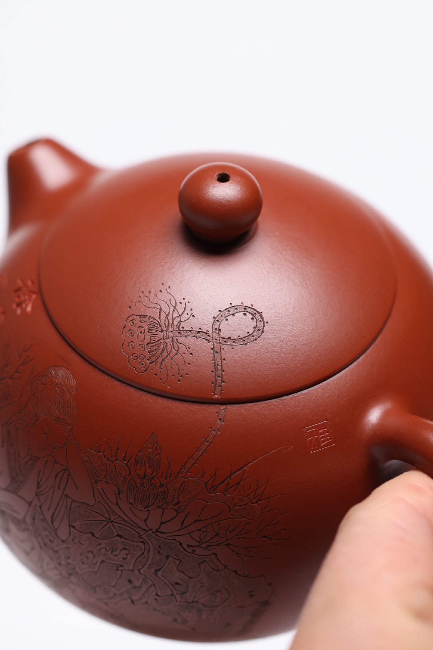 研高经典之作【西施】 泥料：极品大红袍 容量  380cc 作者：韩小虎 研究员级高级工艺美术师