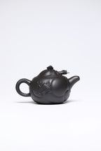 研高经典之作【云龙壶】 泥料：极品高黑料 容量：350cc 作者：韩小虎 研究员级高级工艺美术师