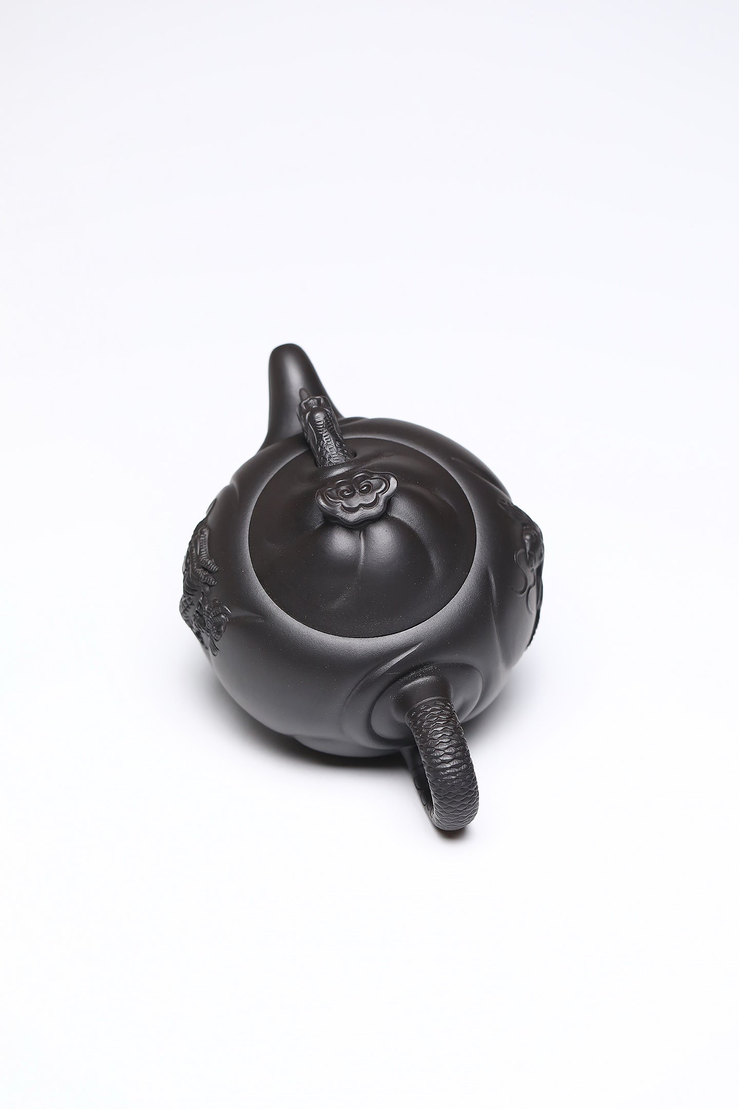 研高经典之作【云龙壶】 泥料：极品高黑料 容量：350cc 作者：韩小虎 研究员级高级工艺美术师