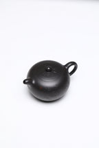 研高经典之作【圆珠】 泥料：极品高黑料 容量：300cc 作者：韩小虎 研究员级高级工艺美术师