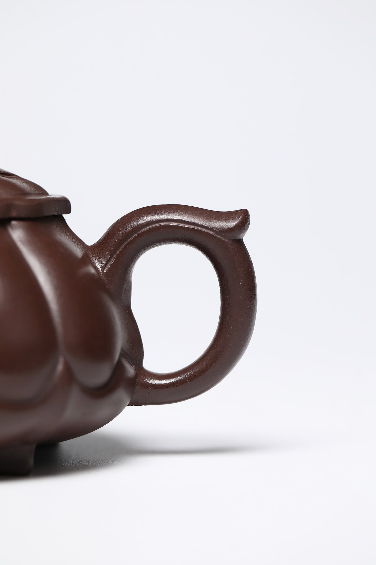 研高经典之作【筋文如意】 泥料：极品石红 容量：400cc 作者：韩小虎 研究员级高级工艺美术师