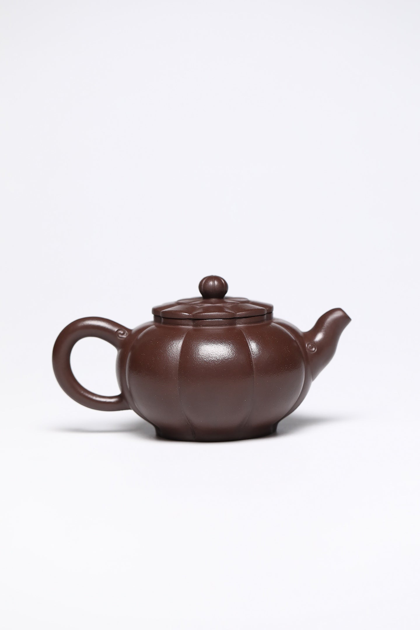 研高经典之作【筋文莲子】 泥料：极品石红 容量：280cc 作者：韩小虎 研究员级高级工艺美术师